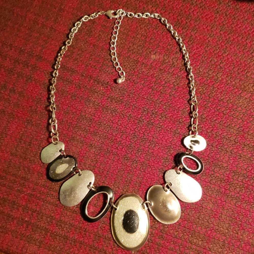 Necklace and earings